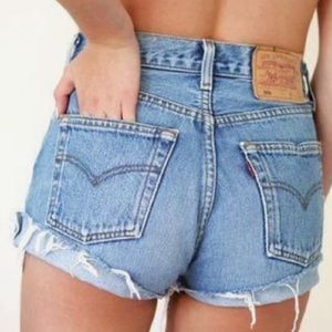 Levi Cutoff Shorts